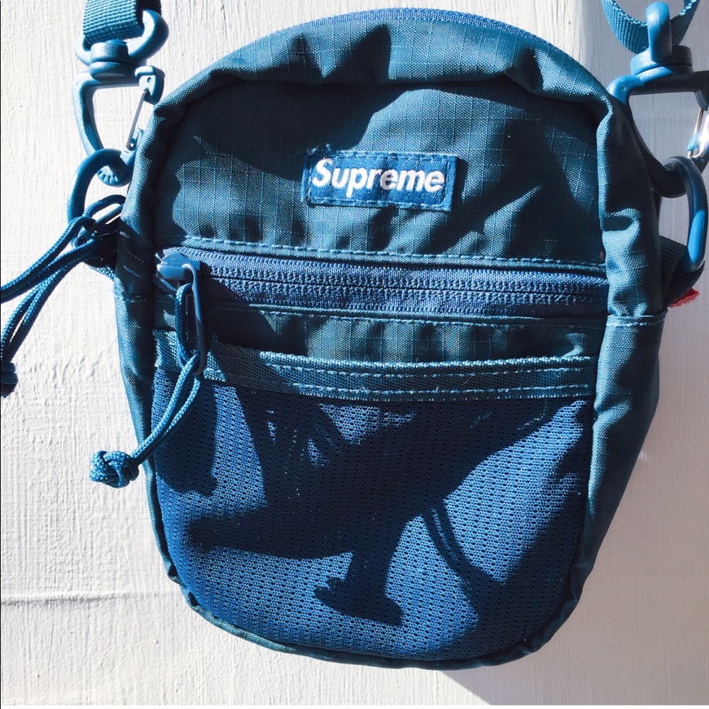 Supreme shoulders bag