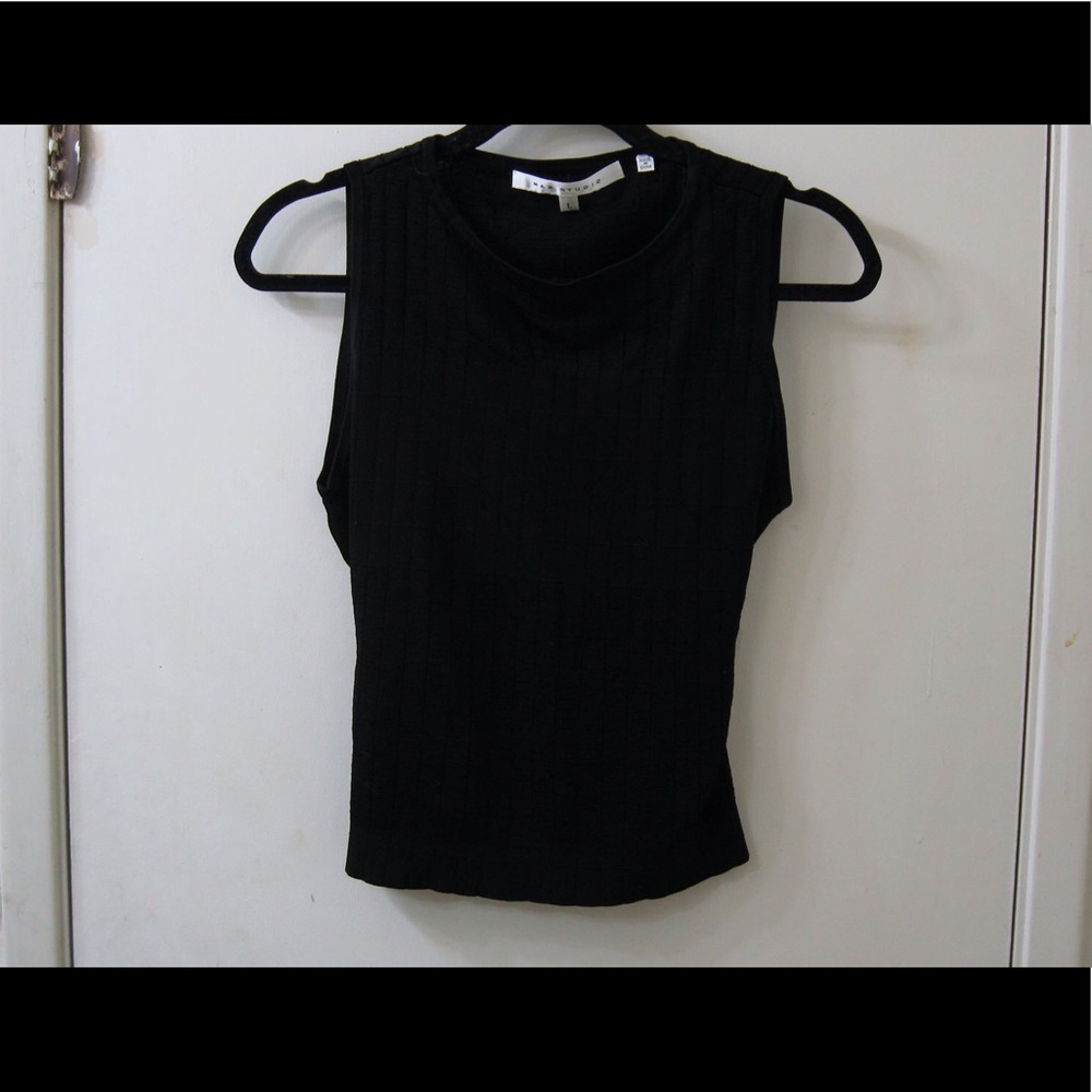 High neck tank