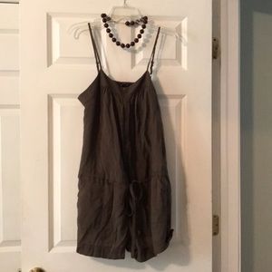 Gap Romper with pockets!