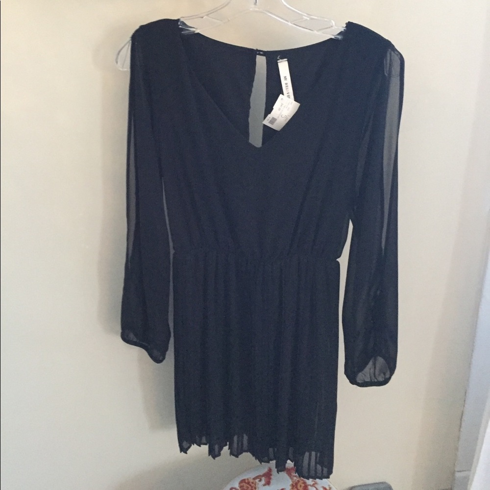 NWT. Black dress