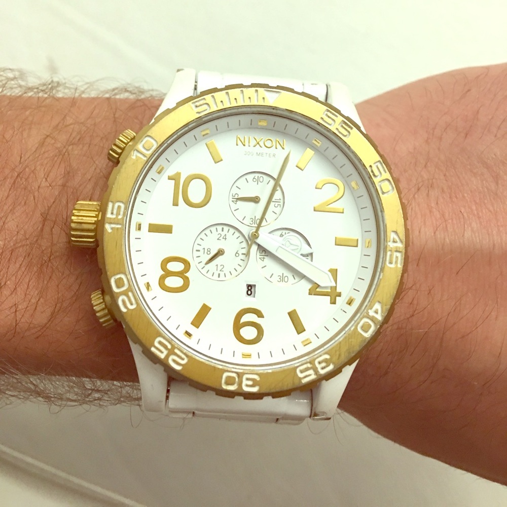 White and Gold 51-30 Nixon Simplify