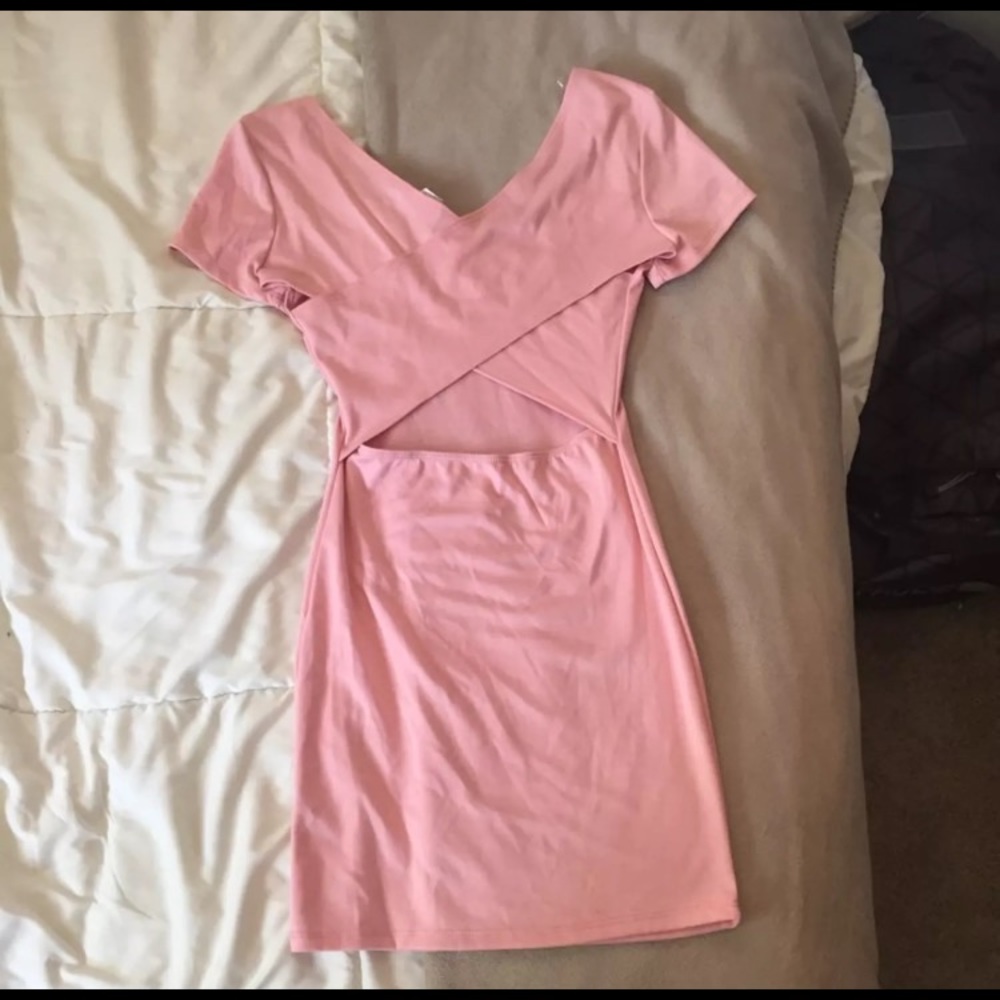 Open back short sleeve pink dress