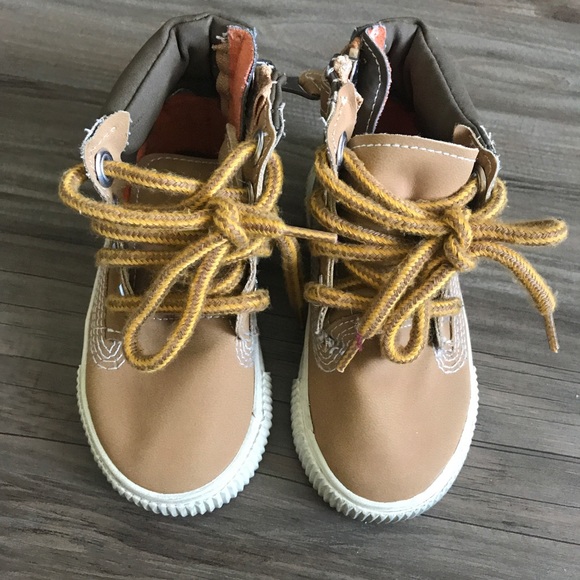 Shoes - Picture 1 of 2