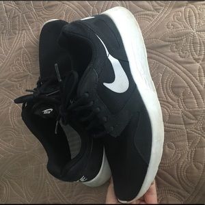 Women's Nike 9.5