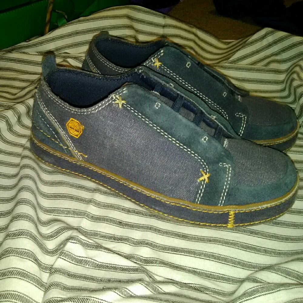 Timberland Boys distressed slip-ons  size 2