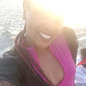 Meet your Posher, Tia