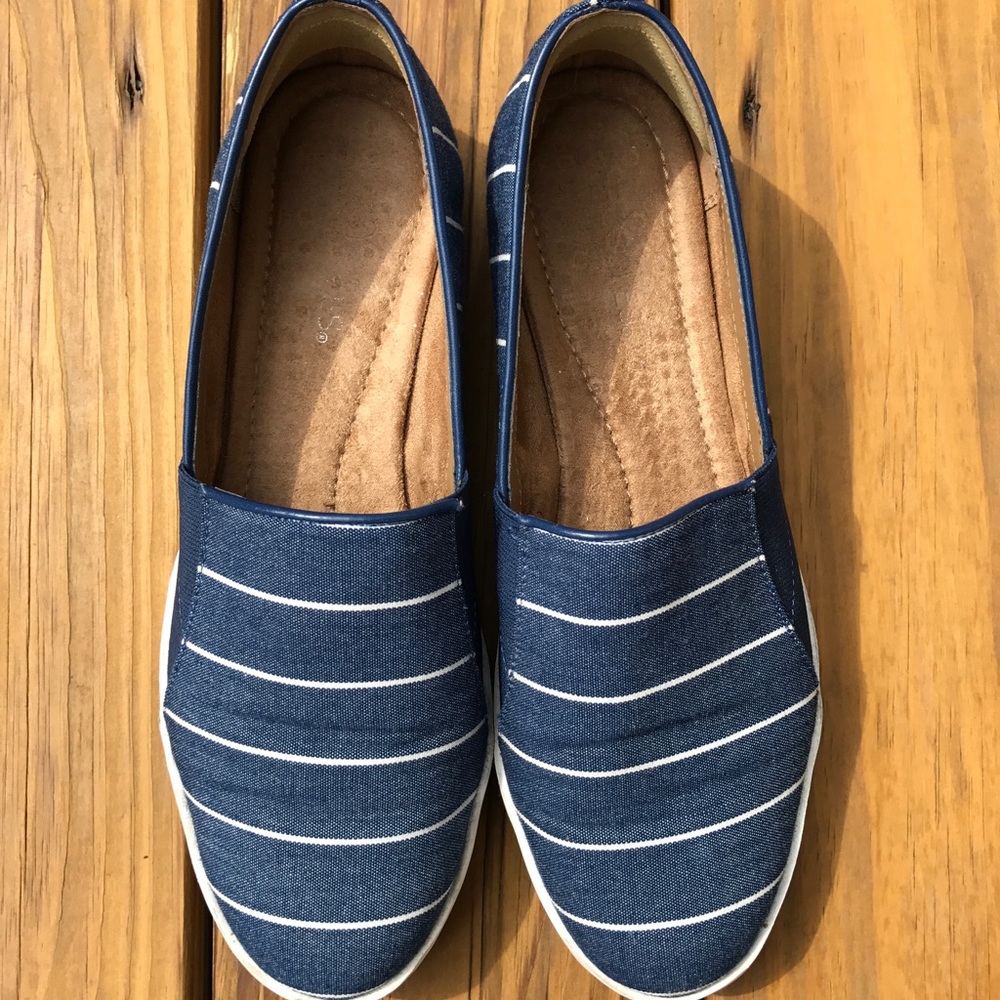 AEROSOLES Blue Striped Flat 💙Size: 8