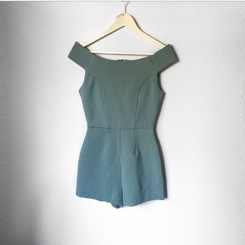 Romeo & Juliet Couture NWOT Romper
