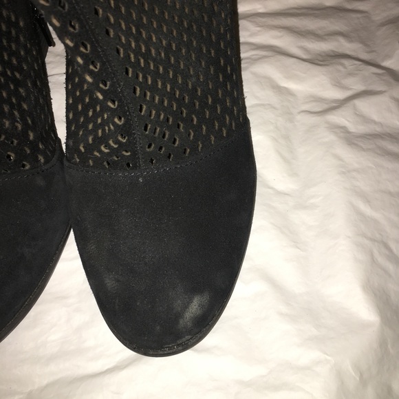 Black booties w/ zipper! (Soul Society) 9.5 - Picture 3 of 8