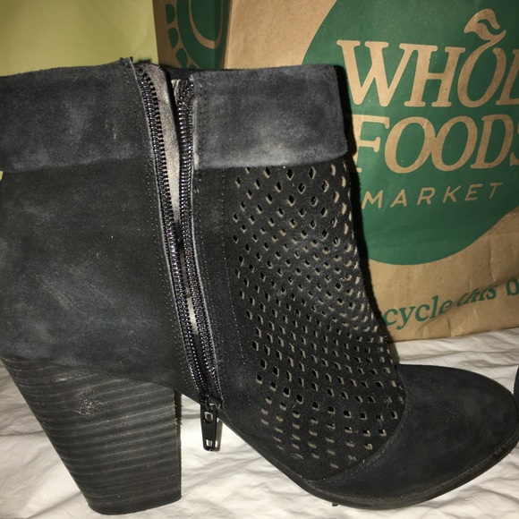 Black booties w/ zipper! (Soul Society) 9.5 - Picture 6 of 8