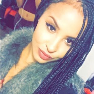 Meet your Posher, Angela