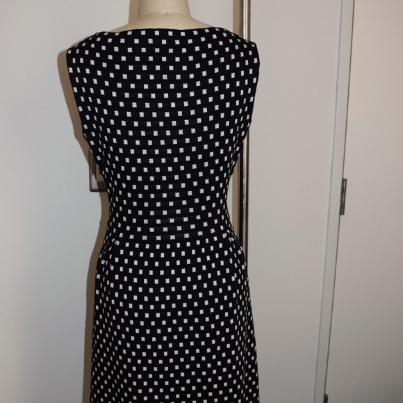 Chrisitan Dior Kinitted Sleveless dress - Picture 3 of 4
