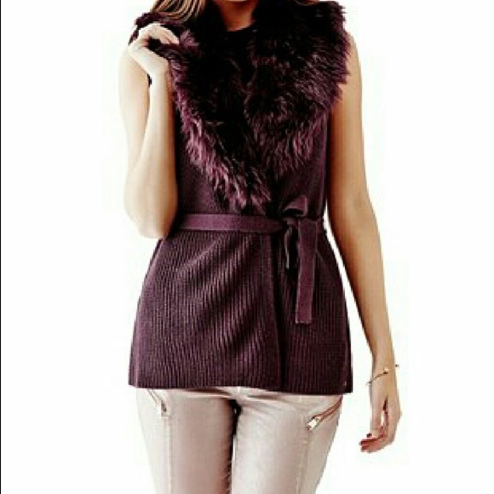 ✨PM EDITOR PICK & HP✨ Guess Faux Fur Vest