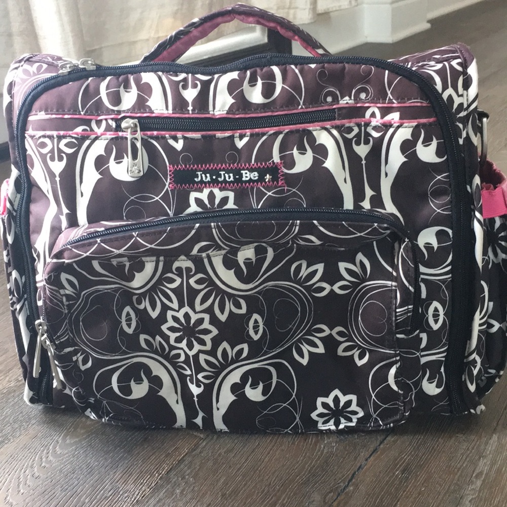 Jujube bff gently used. Super clean.