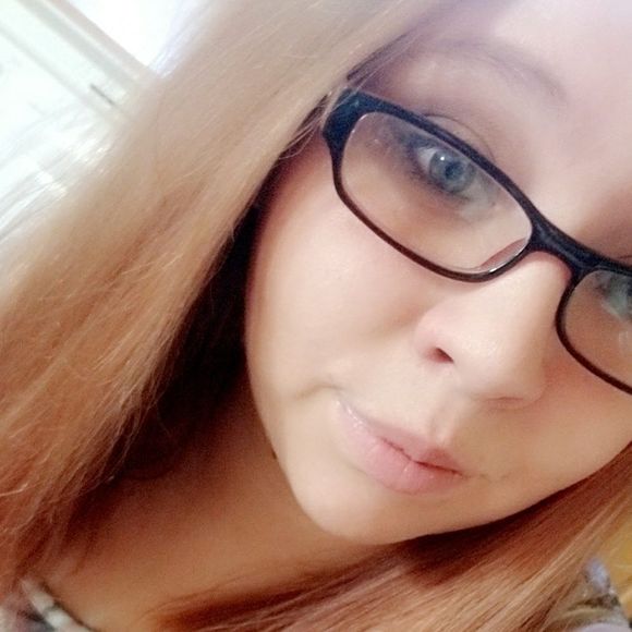 Meet your Posher, Caelyn - Picture 1 of 1