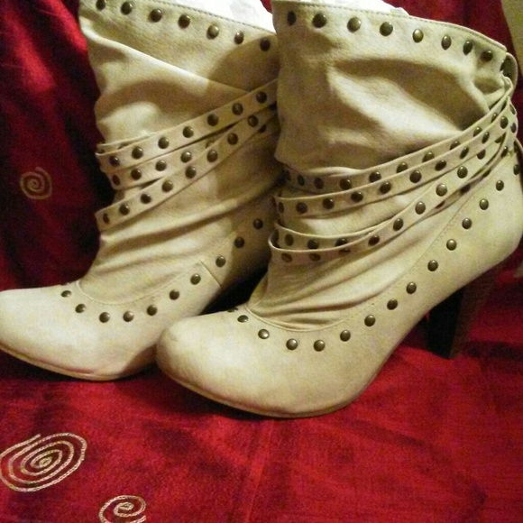 Shoes - Picture 4 of 4