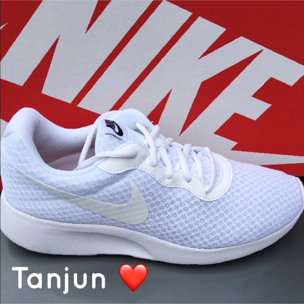 New Nike Tanjun Women's Sneakers All White  - Picture 2 of 4
