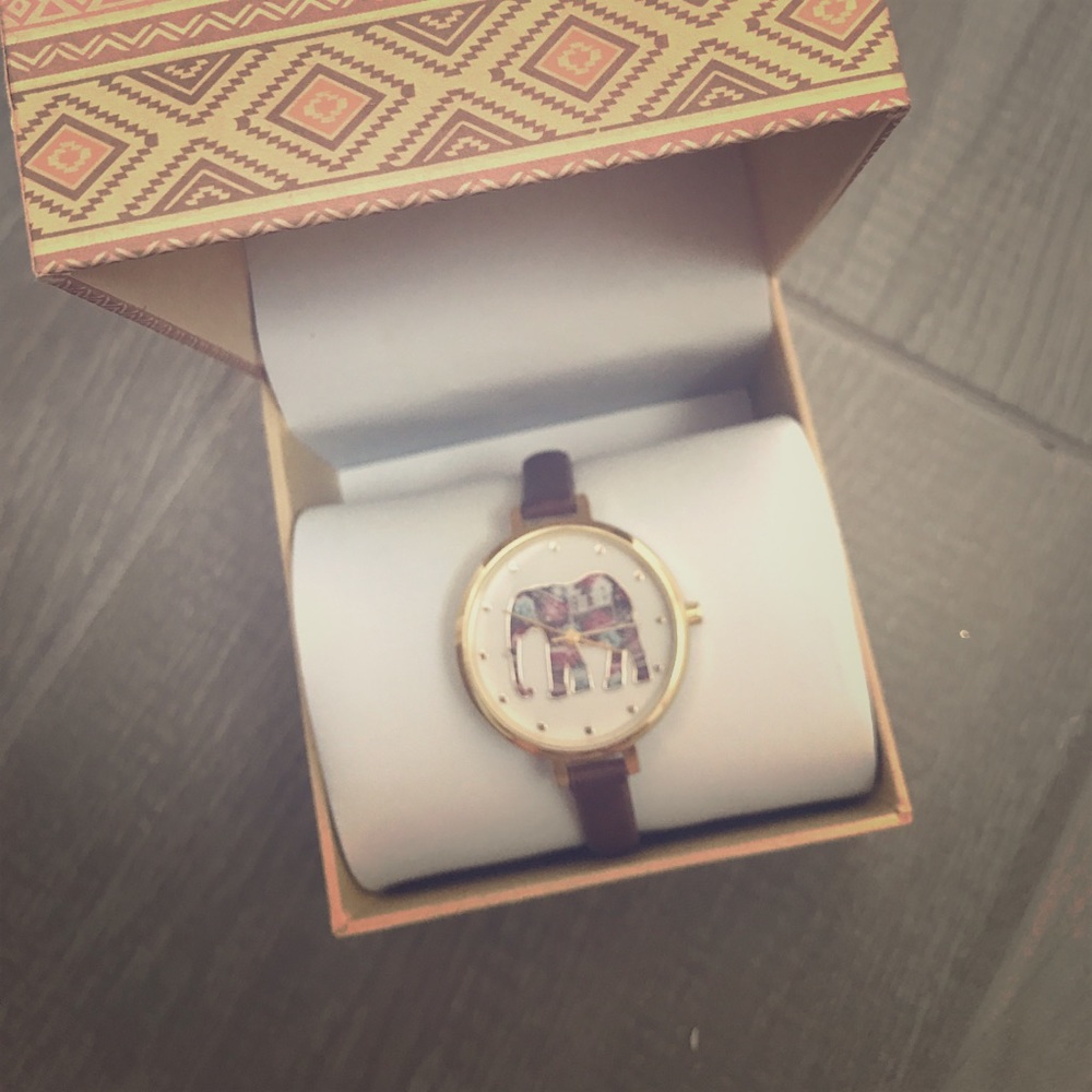 NWOT beautiful Watch  with elephant on face 🐘🕐