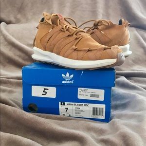 Adidas SL Loop