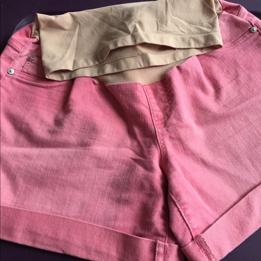 Coral maternity shorts