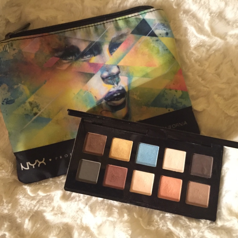 NYX Cosmetics CALIFORNIA Palette with Makeup Bag