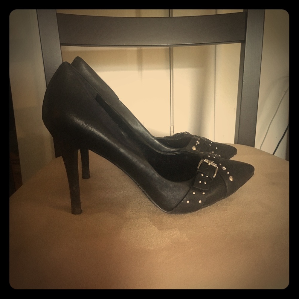 Bcbg hardware pumps