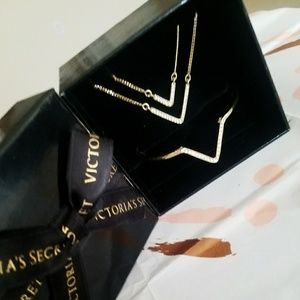 🤗SOLD🤗 Victoria's Secret Necklace & Bracelet set