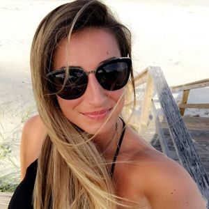 Meet your Posher, Brianna