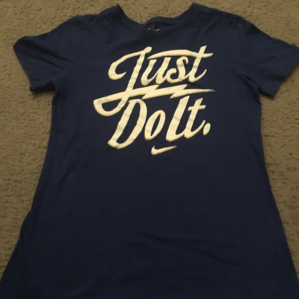 Woman Nike top