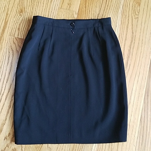 New Black Escada Skirt - Picture 2 of 8