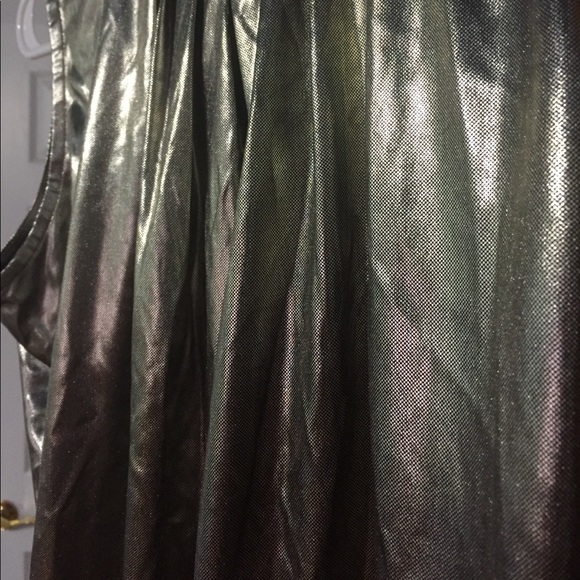 Shiny Gold Tank🤑 - Picture 2 of 4