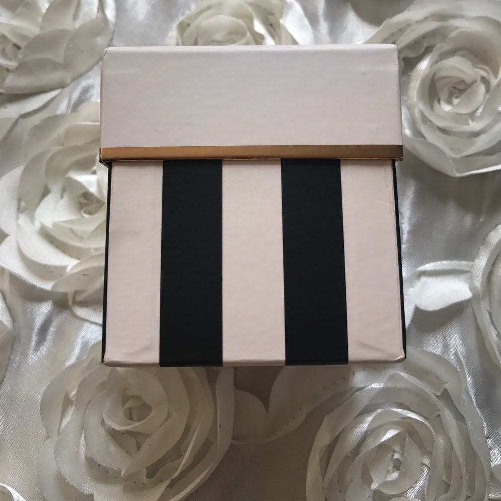 Kate Spade ♠️ - Picture 3 of 4