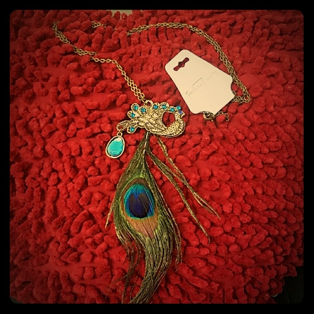 Boho peacock feather necklace