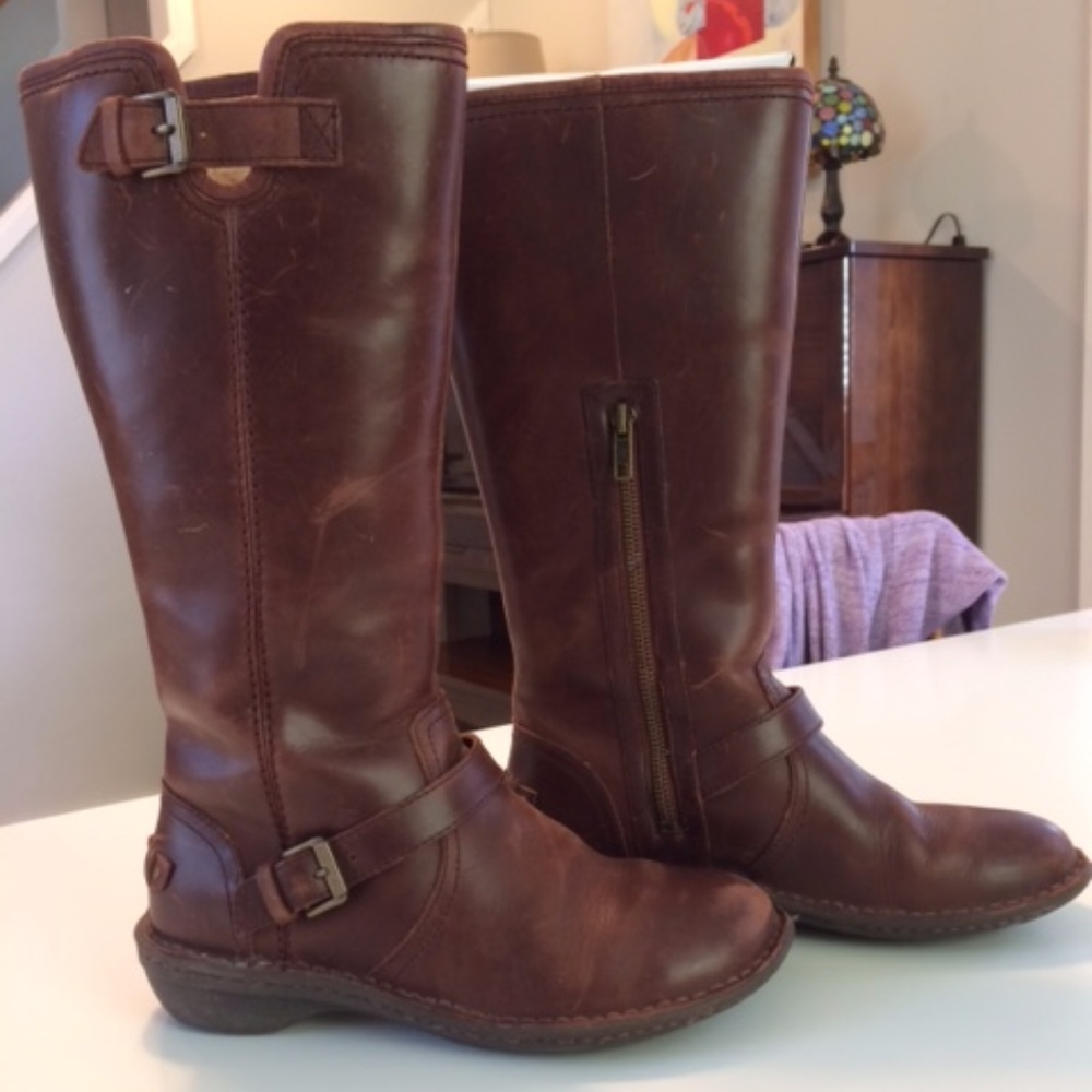 Ugg Tupelo Boots, shearling lined, size 6