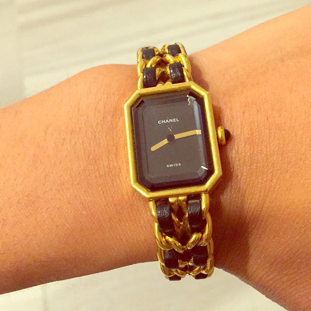 Vintage 1987 Chanel quartz metal and leather watch