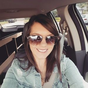 Meet your Posher, Stephanie