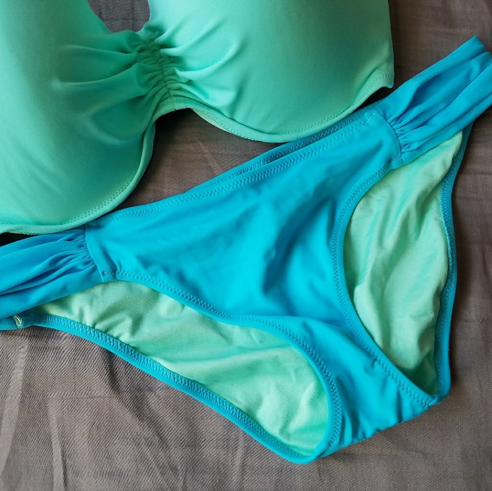**MOVING SALE** Victoria's Secret Swim Bottoms
