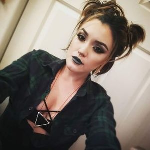 Meet Your Posh Pal, Alyssa🌙