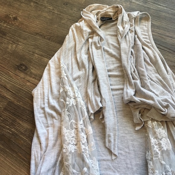 Heather Gray Sleeveless Cardigan with Lace | Sz M - Picture 2 of 2