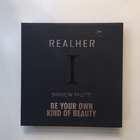 Eyeshadow palette - Picture 2 of 3