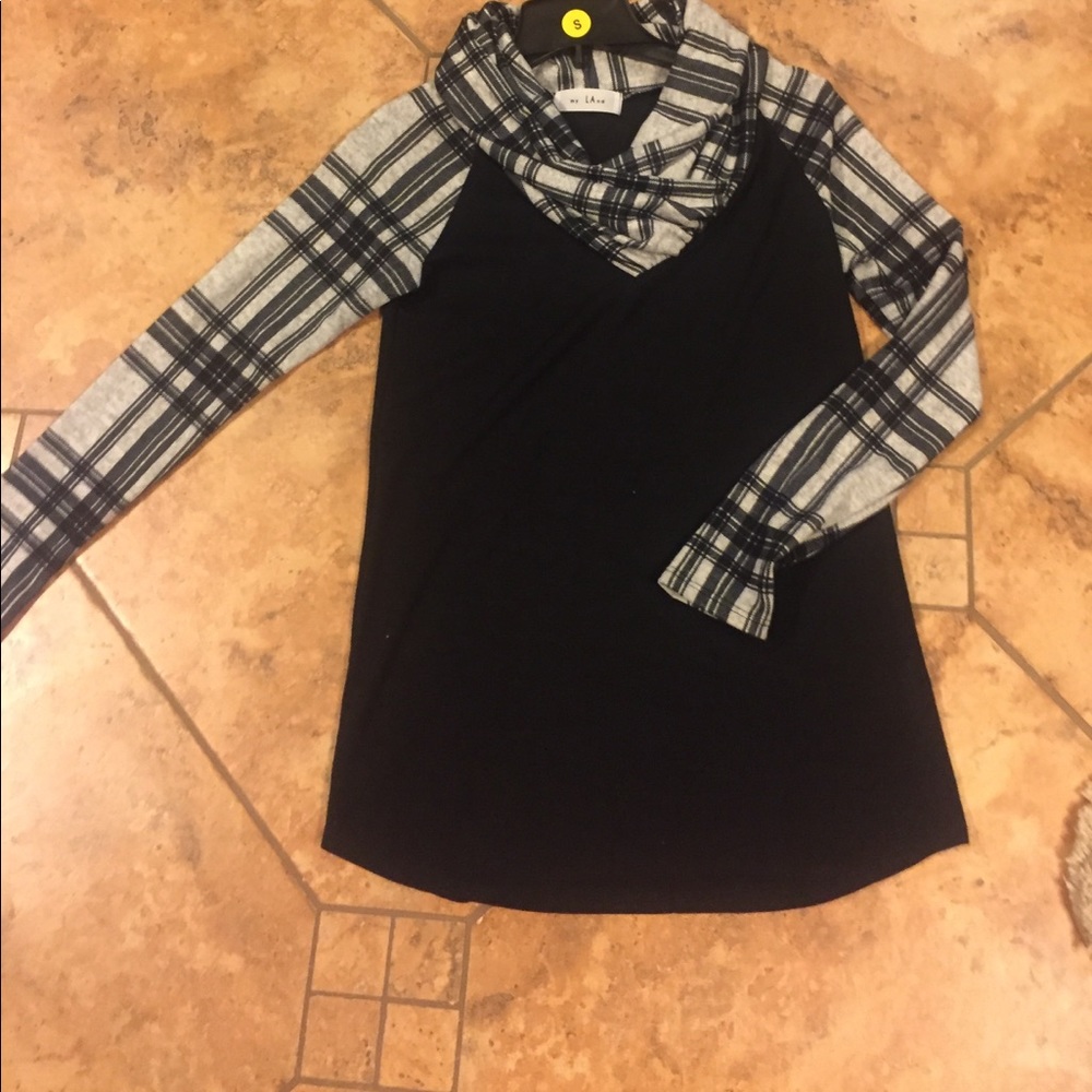 Black and gray plaid tunic