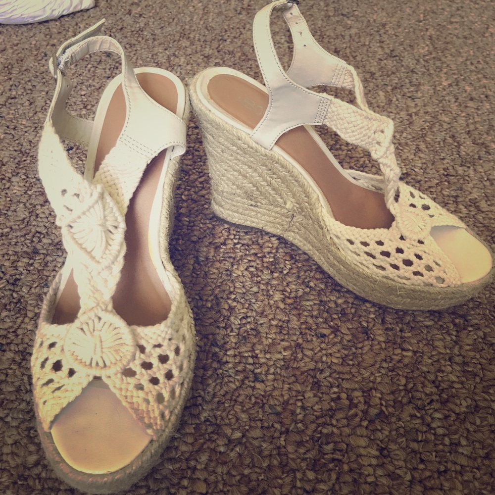Macrame wedges