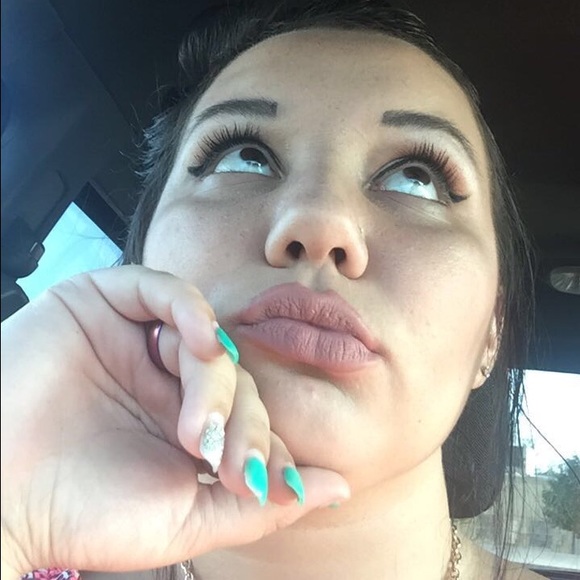 Meet your Posher, Ciara - Picture 1 of 1