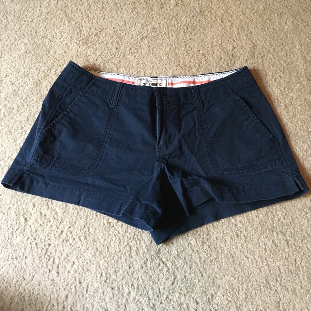 Navy shorts. 💙