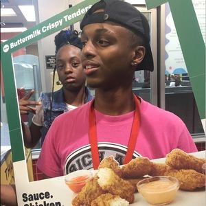 Meet your Posher, Marquise