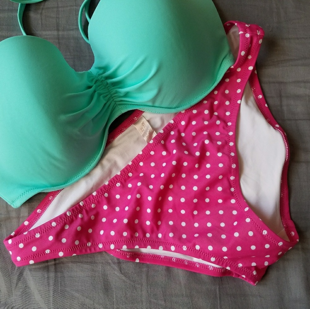 **MOVING SALE**Victoria's Secret Swim Bottoms NWOT
