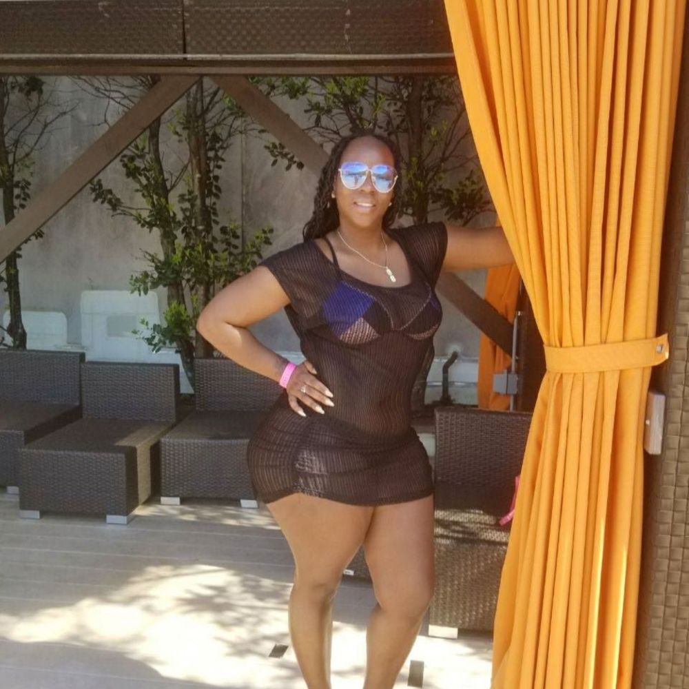 Meet your Posher, Rhonda mohagony