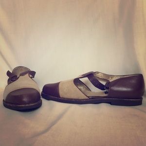 Nine West size 8 two tone Mary Janes