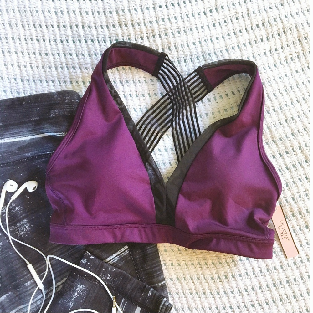 Victoria's Secret 🖤 Sports Bra - Small 💜