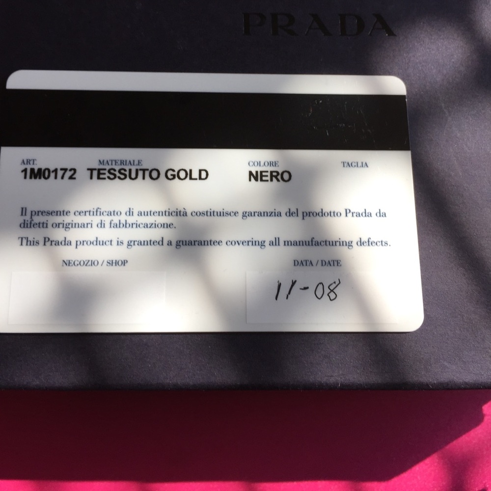 Prada wallet  great size💯authentic - Picture 7 of 8